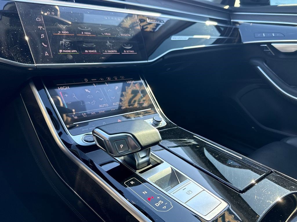 Used 2022 Audi A8 L 3.0T w/ Executive Package image 33