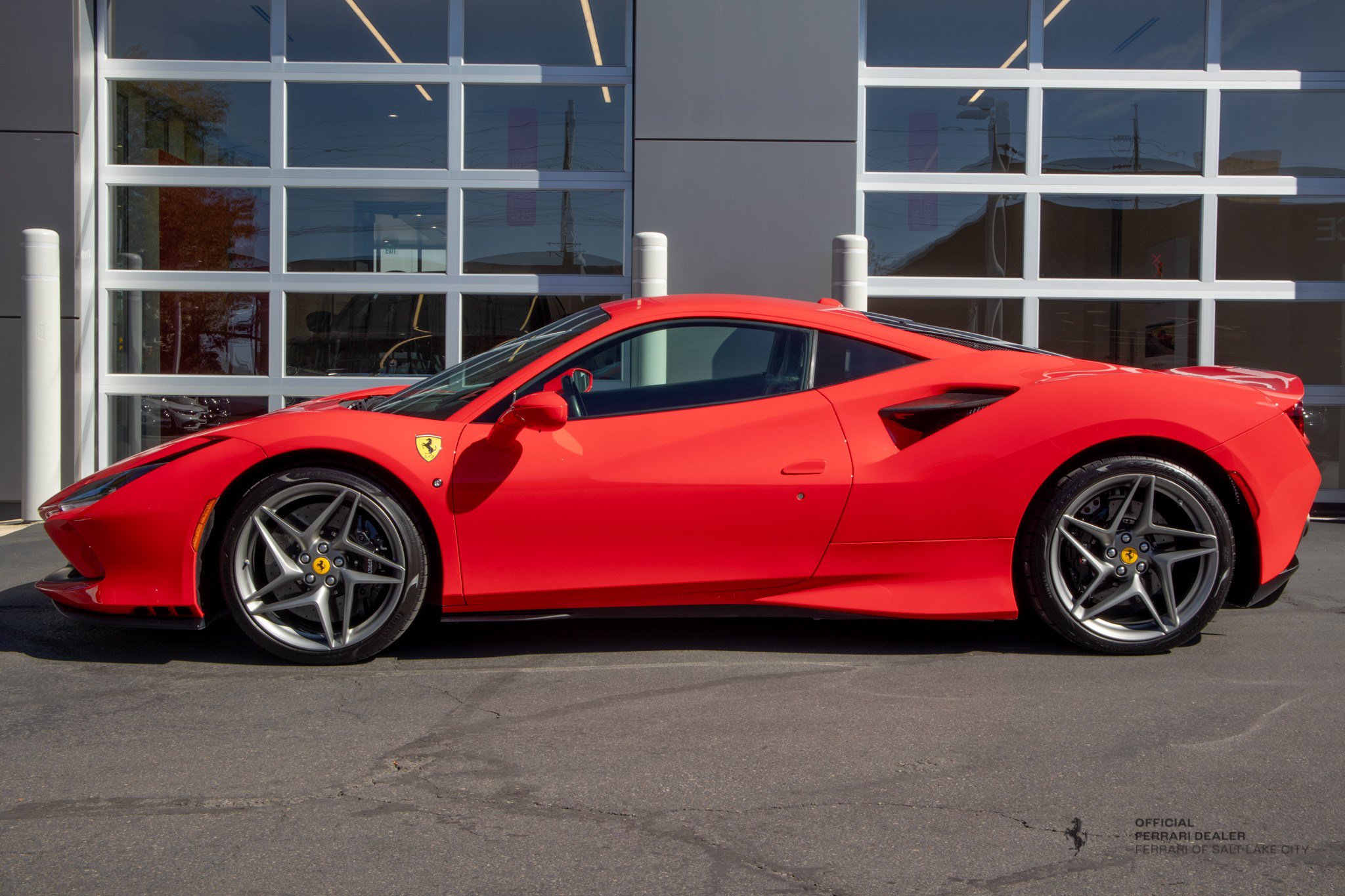 Used 2020 Ferrari F8 Tributo RWD image 2
