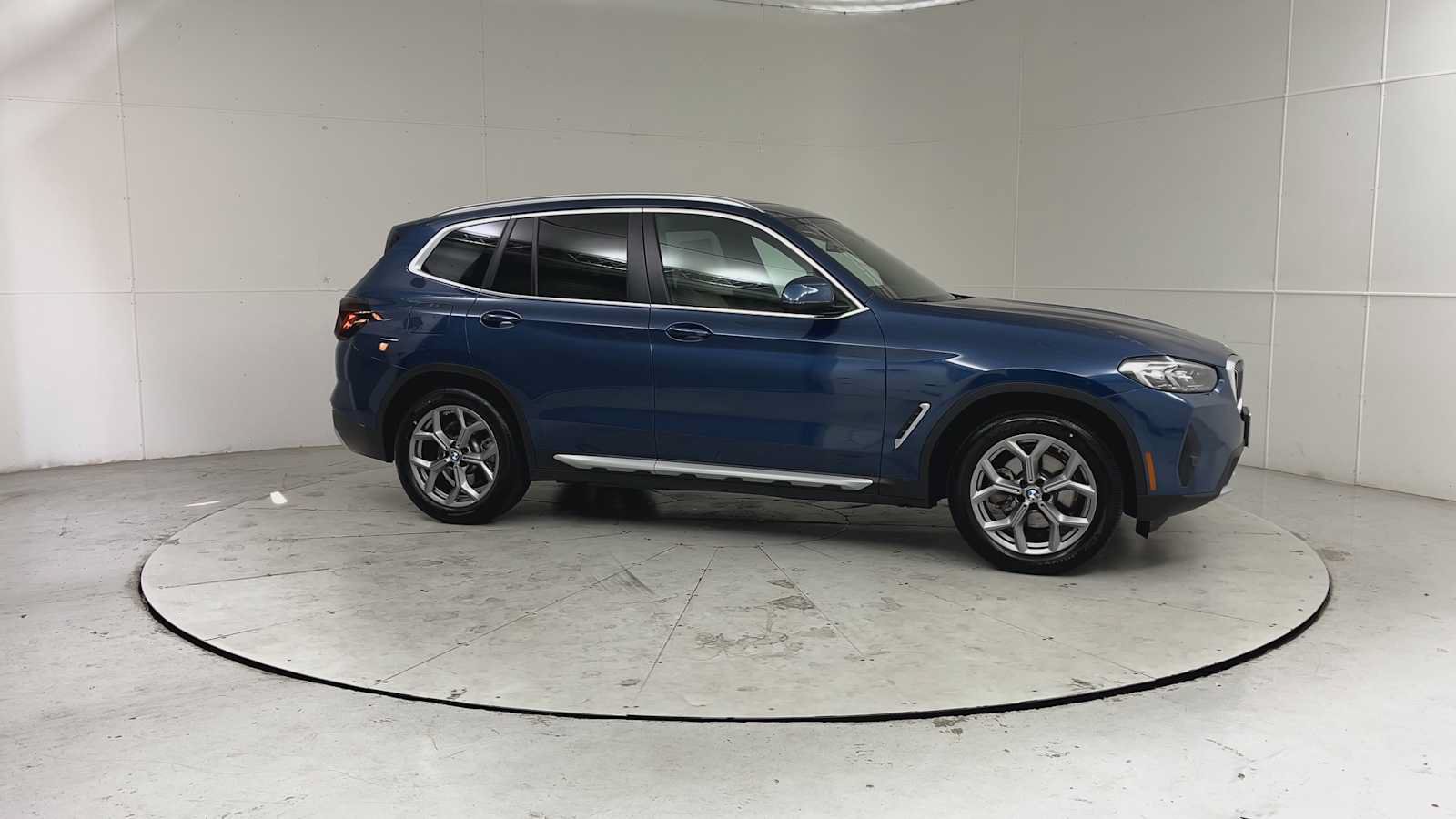 Used 2023 BMW X3 xDrive30i w/ Premium Package AWD/4WD image 8