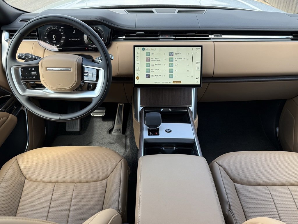 New 2025 Land Rover Range Rover SE image 16