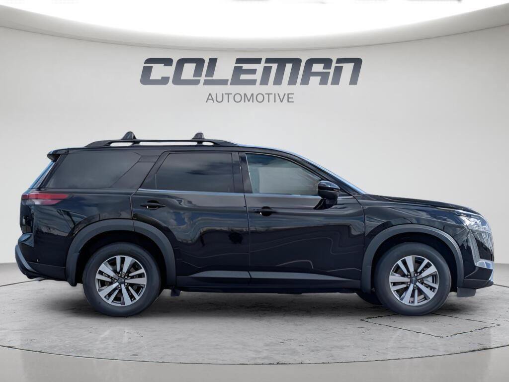 Used 2026 Nissan Pathfinder SL AWD/4WD image 2