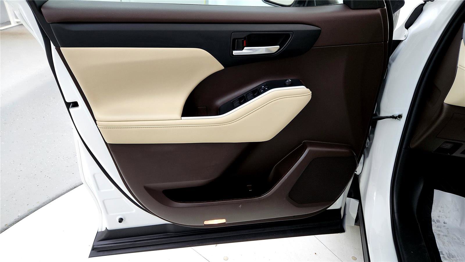 Used 2022 Toyota Highlander XLE image 34