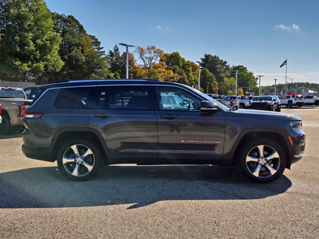 Used 2022 Jeep Grand Cherokee L Limited AWD/4WD image 7