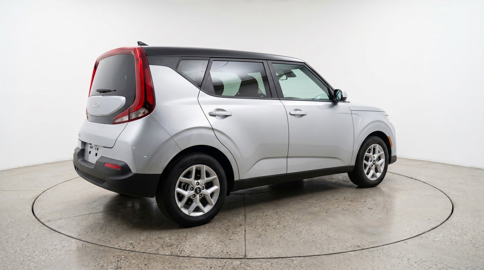 Used 2025 Kia Soul LX w/ LX Technology Package FWD image 9