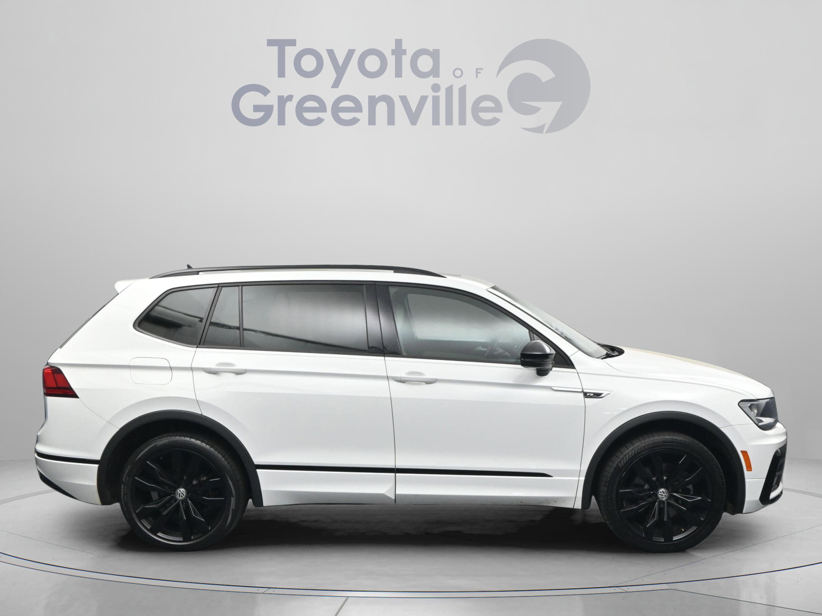 Used 2021 Volkswagen Tiguan SE R-Line FWD image 16