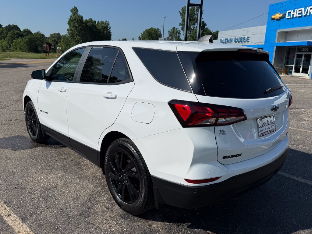 Certified 2024 Chevrolet Equinox LS w/ LS Convenience Package AWD/4WD image 3
