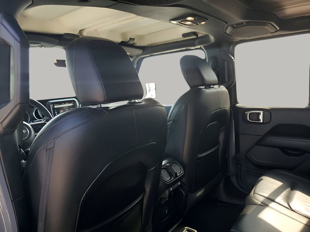 Used 2019 Jeep Wrangler Unlimited Sahara image 18