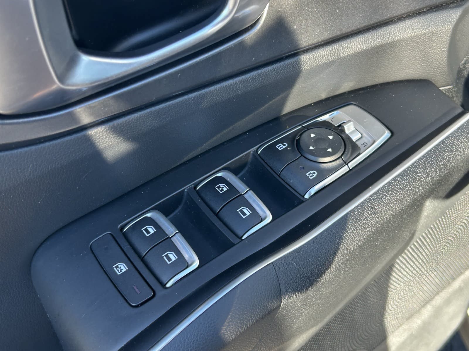 Used 2022 Kia Sorento LX FWD image 24