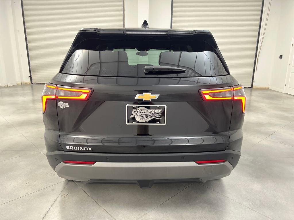 Used 2026 Chevrolet Equinox LT FWD image 6