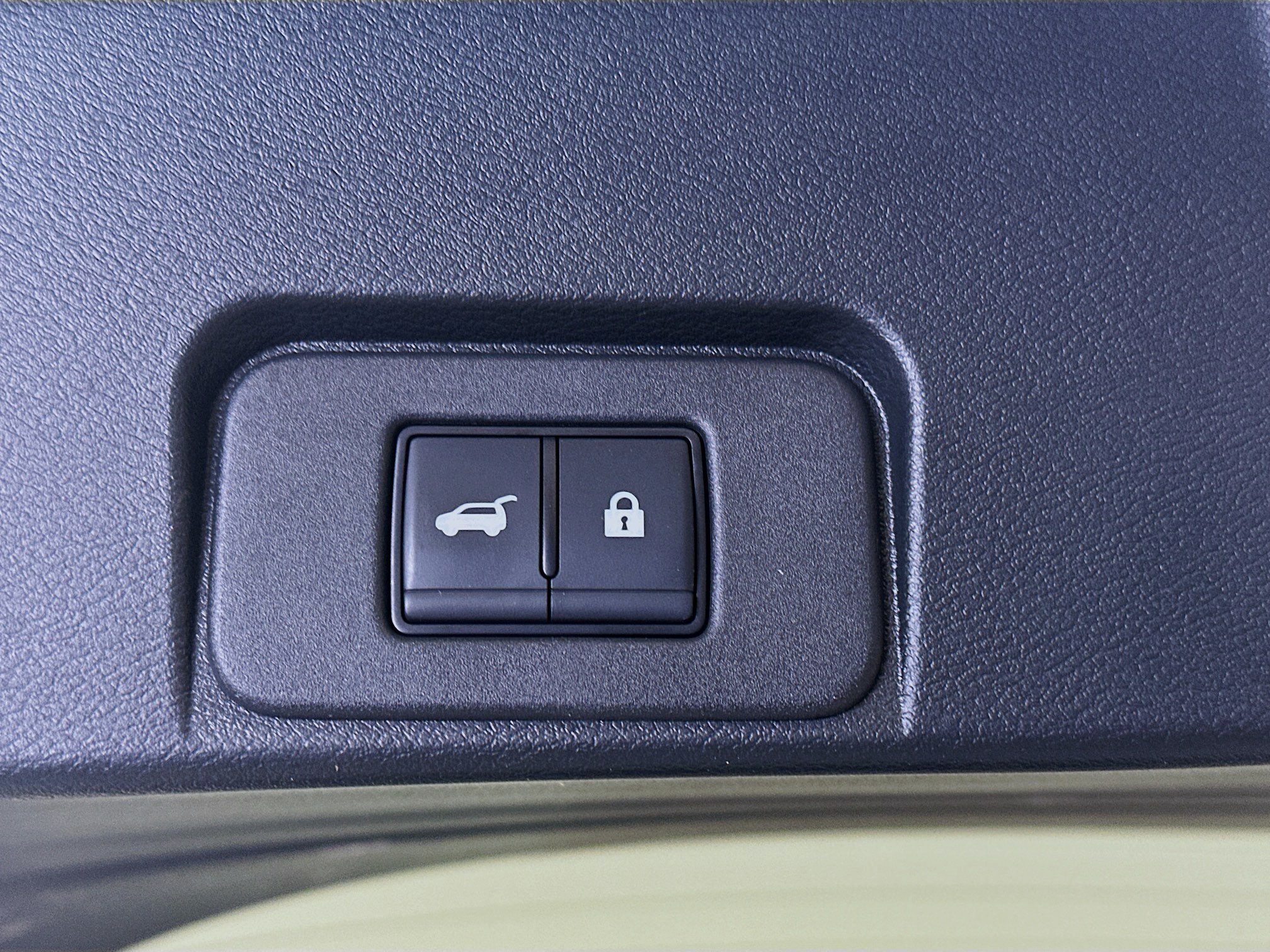 Used 2024 Nissan Rogue SV FWD image 28