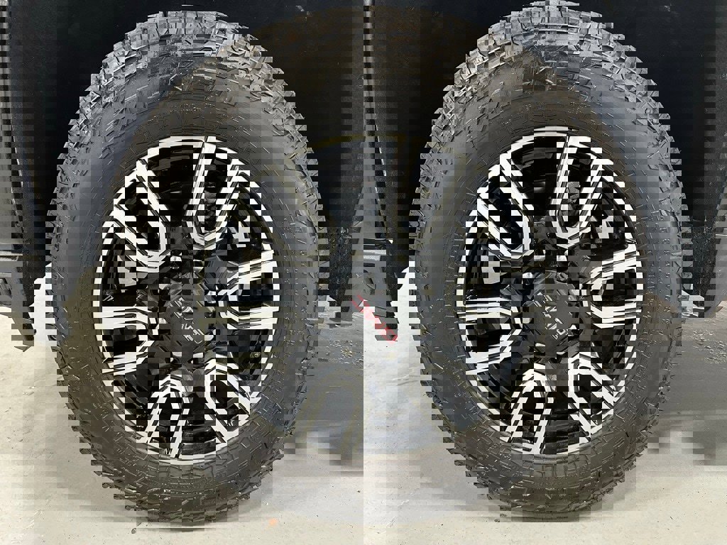 Used 2022 GMC Sierra 2500 AT4 image 63