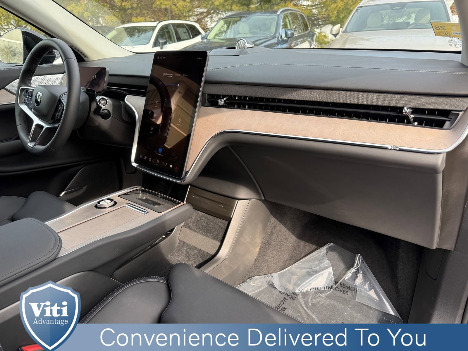 Certified 2025 Volvo EX90 Ultra image 29