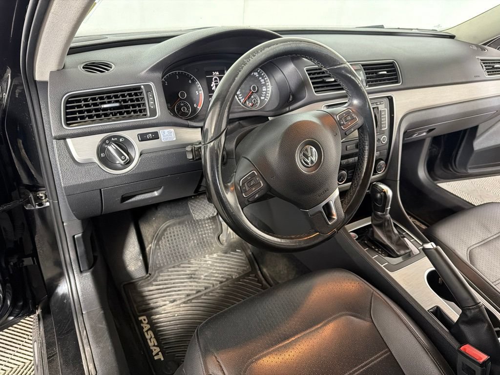Used 2014 Volkswagen Passat TDI SE FWD image 9