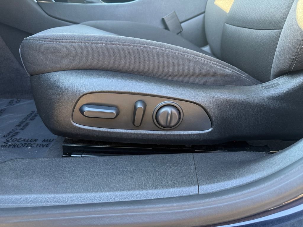 Used 2023 Chevrolet Malibu LT image 17