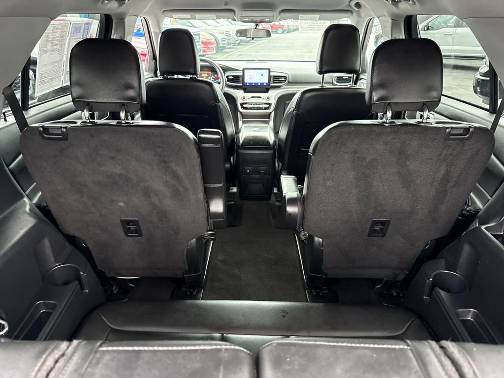 Used 2024 Ford Explorer XLT w/ Equipment Group 202A AWD/4WD image 15
