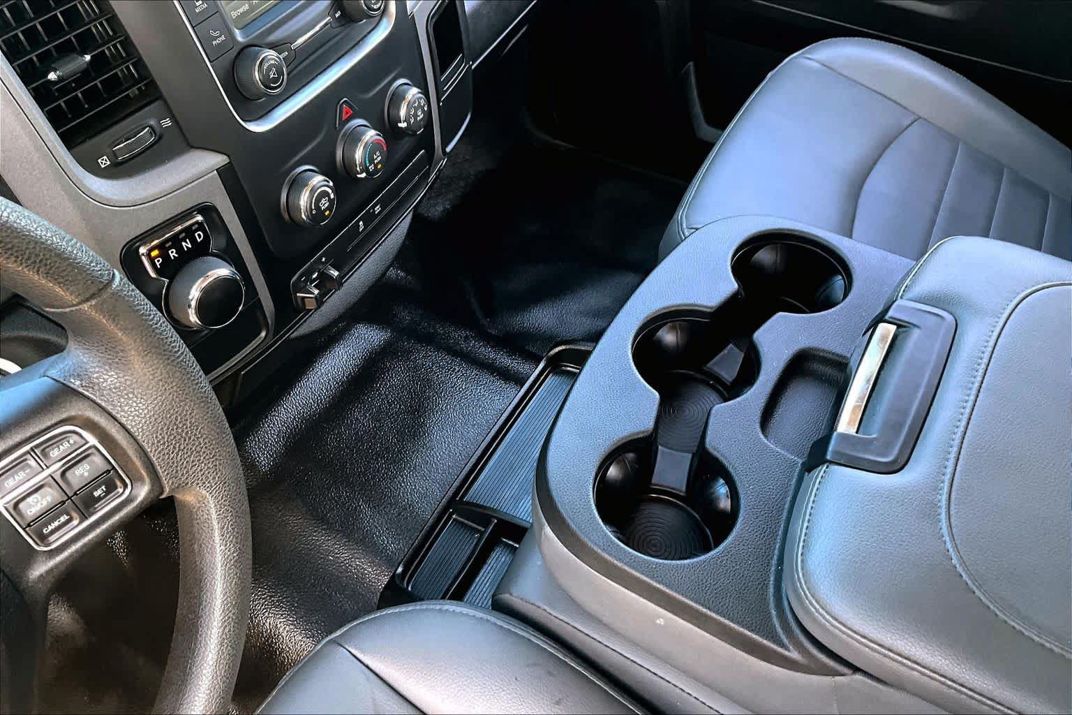Used 2019 RAM 1500 Tradesman w/ Chrome Appearance Group RWD image 17