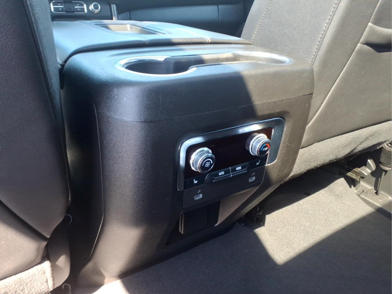 Used 2023 GMC Yukon AT4 AWD/4WD image 13