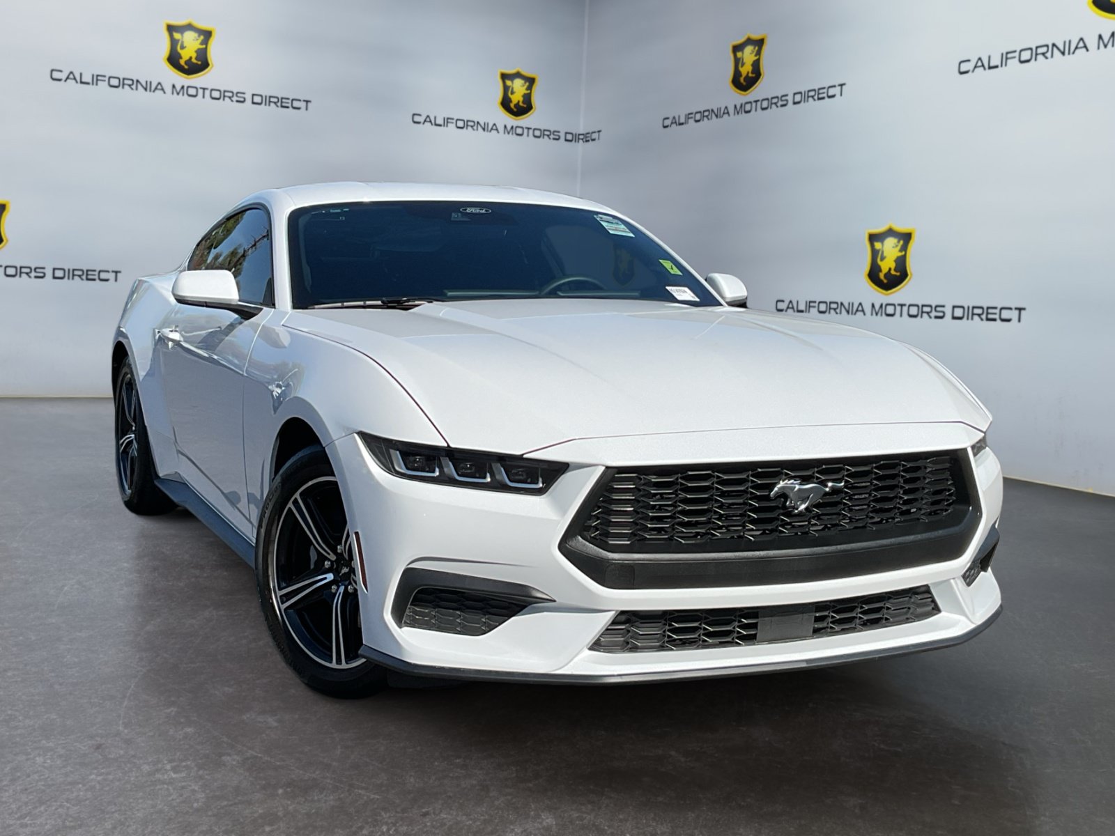 Used 2024 Ford Mustang Coupe RWD image 3