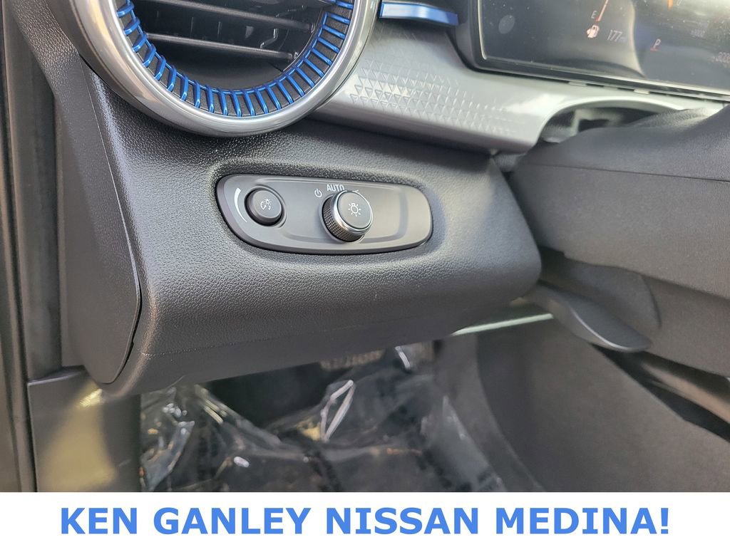 Used 2024 Chevrolet Trax LT image 34