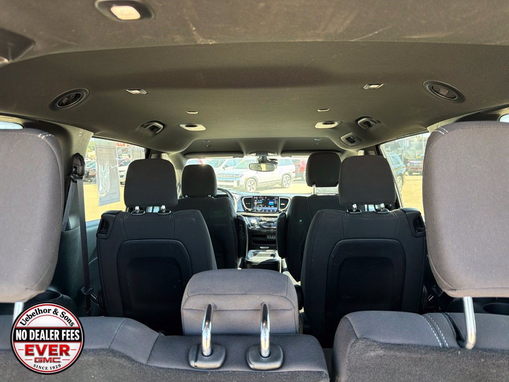 Used 2024 Chrysler Pacifica Touring FWD image 10