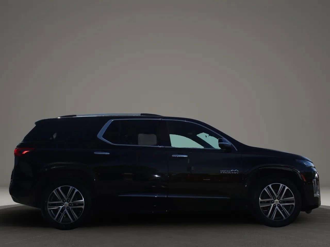 Used 2022 Chevrolet Traverse High Country image 9