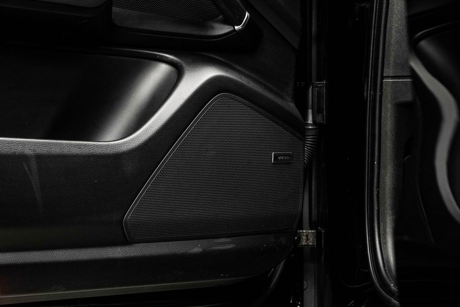 Used 2023 Porsche Cayenne Platinum Edition image 41