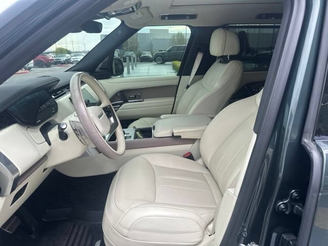 Used 2025 Land Rover Range Rover Long Wheelbase SE AWD/4WD image 9
