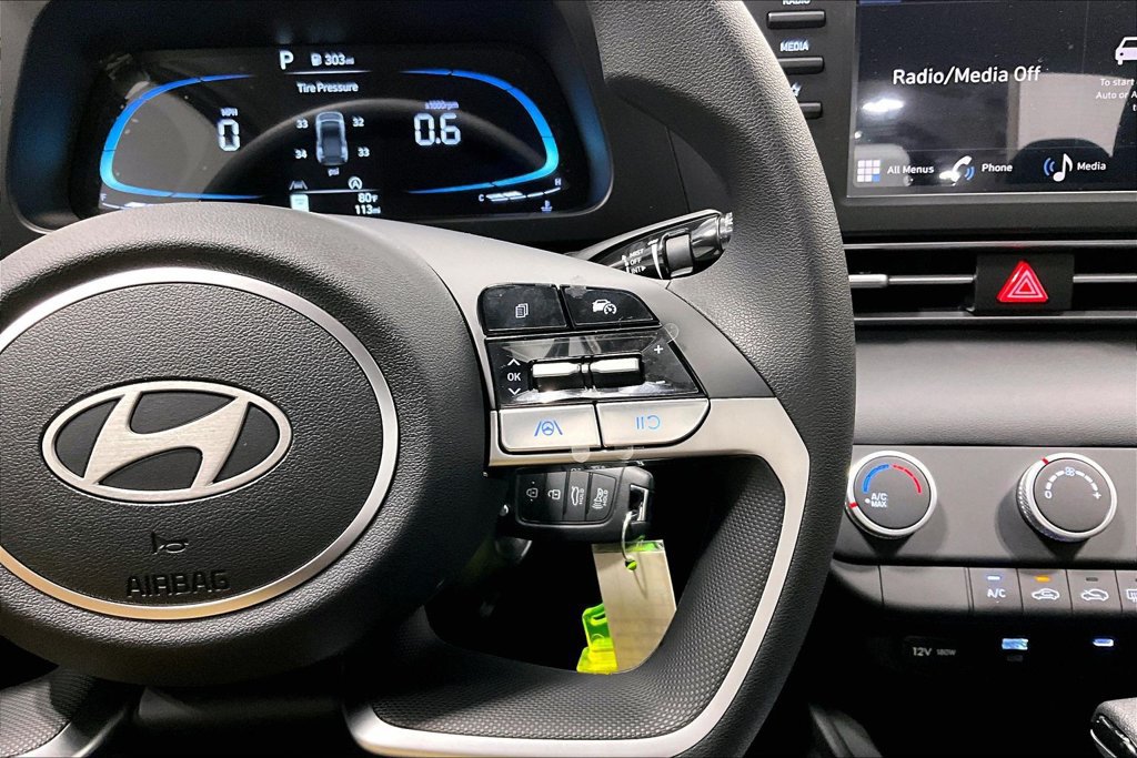 New 2026 Hyundai Elantra SE FWD image 13