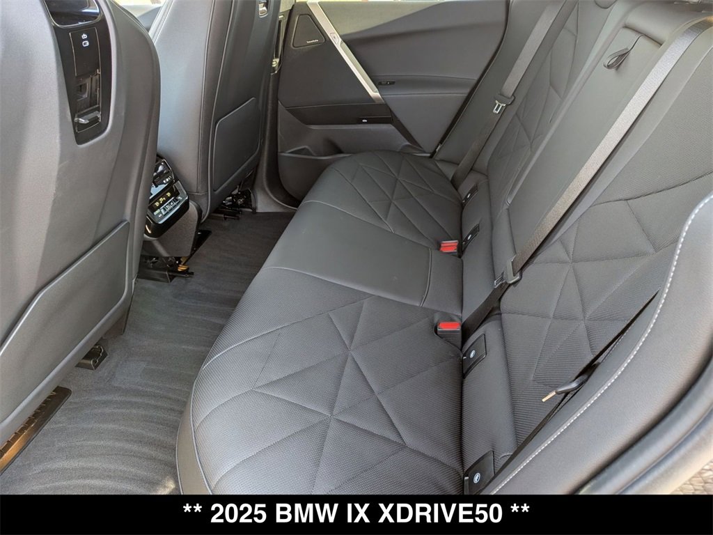 Used 2025 BMW iX xDrive50 image 25