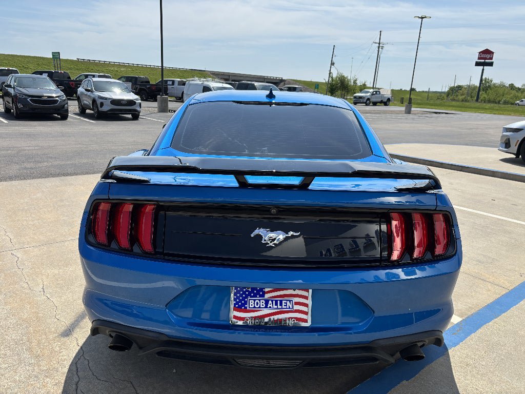 Used 2020 Ford Mustang Coupe RWD image 4