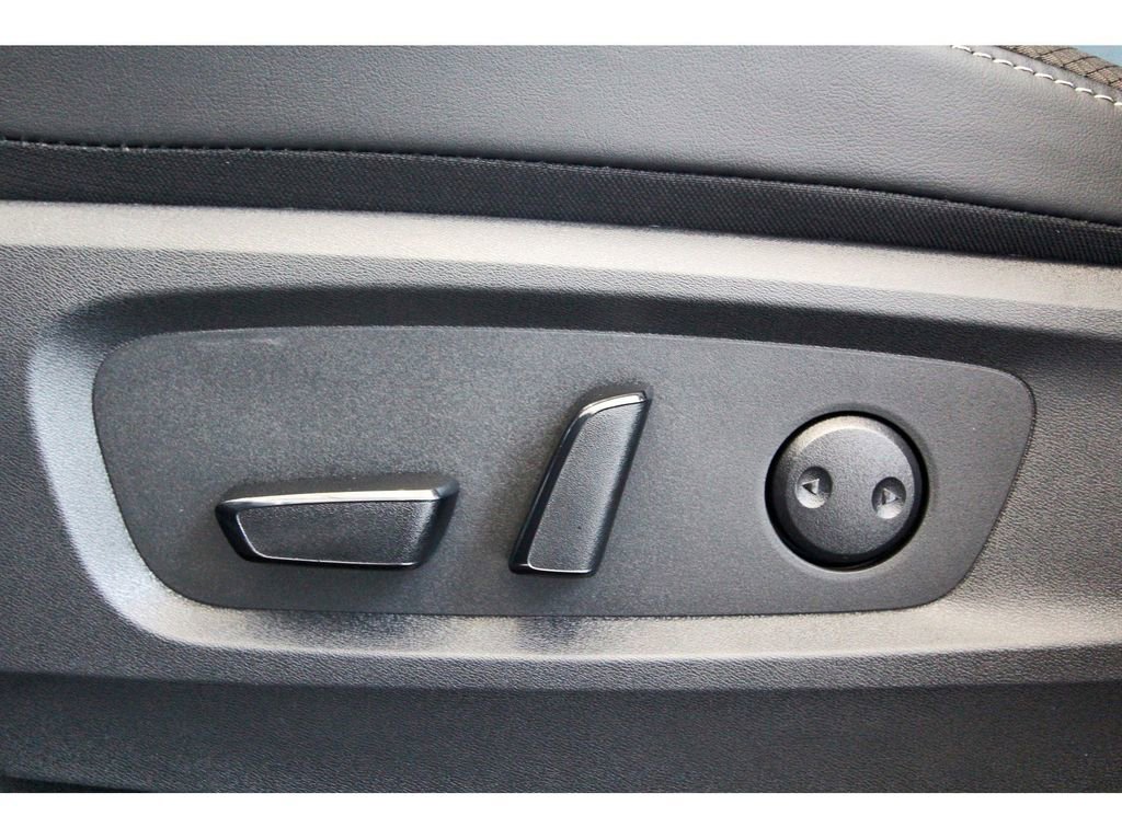 New 2026 Nissan Pathfinder SL image 29