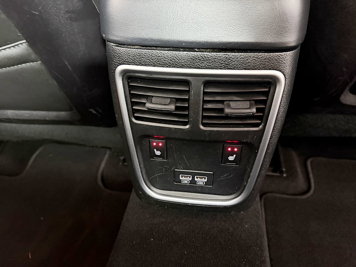 Used 2019 Dodge Charger SXT w/ Leather Interior Group RWD image 42