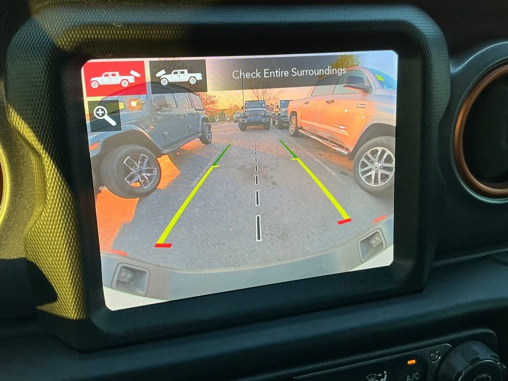 Used 2022 Jeep Gladiator Mojave w/ Cold Weather Group image 18