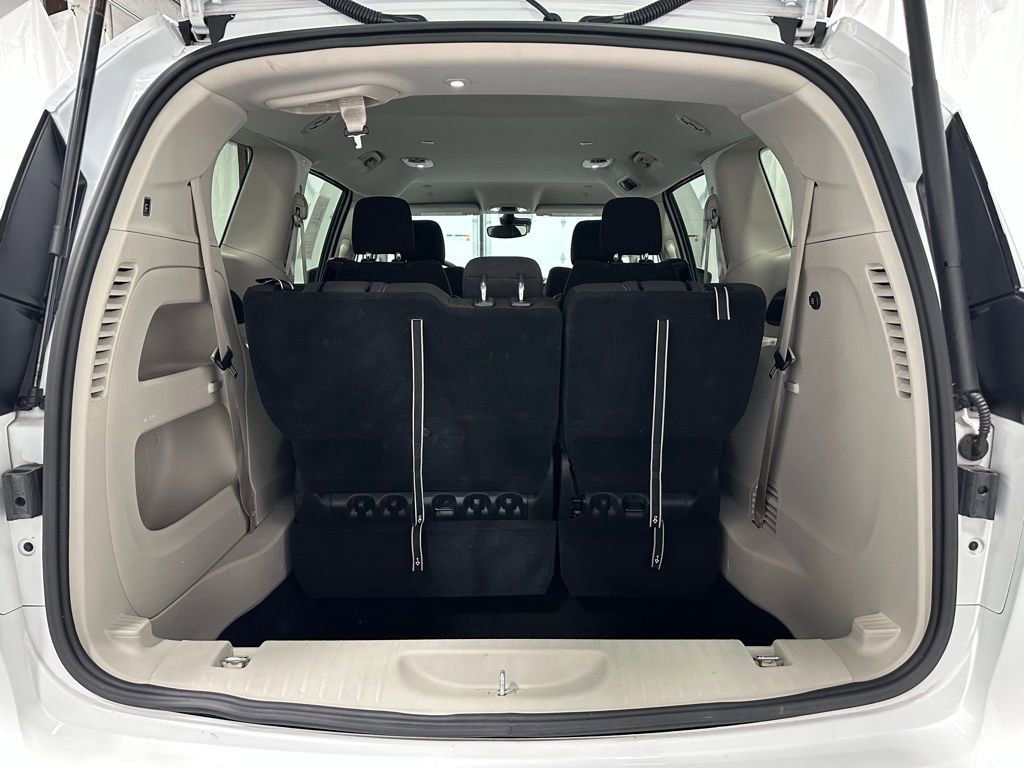 Used 2023 Chrysler Voyager LX image 51