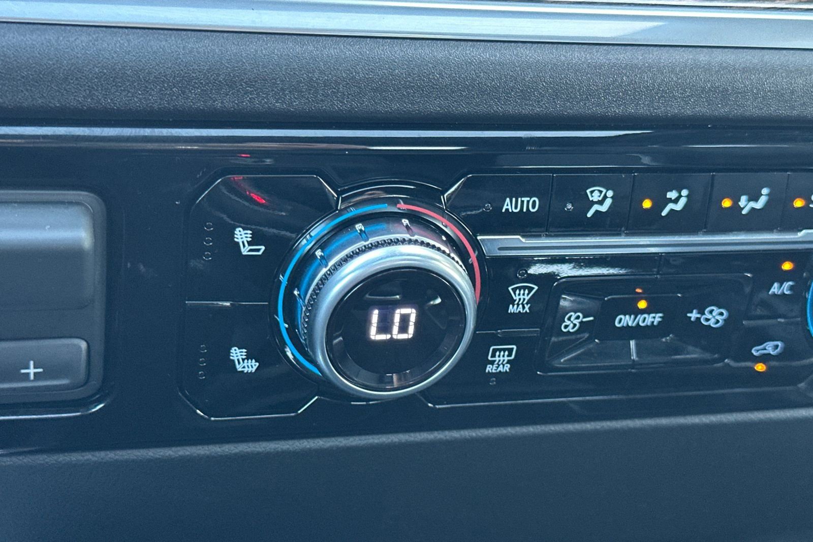 Used 2026 GMC Sierra 1500 Elevation w/ Elevation Premium Package AWD/4WD image 28