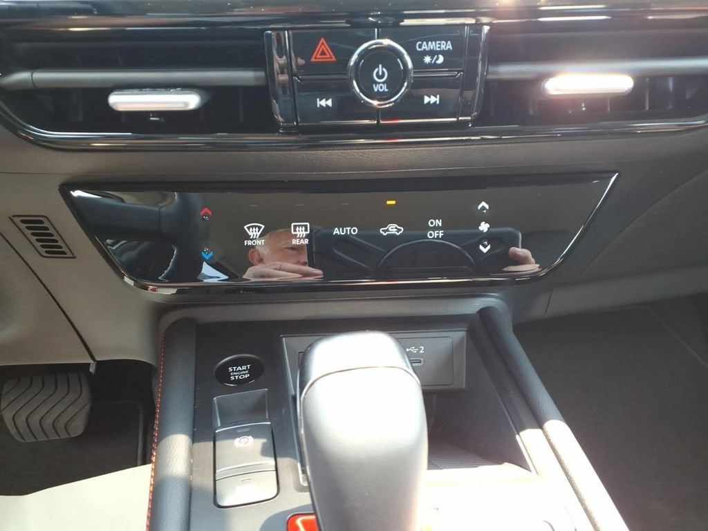 New 2026 Nissan Kicks SR FWD image 20