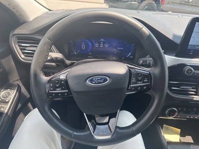 Certified 2022 Ford Escape SEL w/ Technology Package AWD/4WD image 17