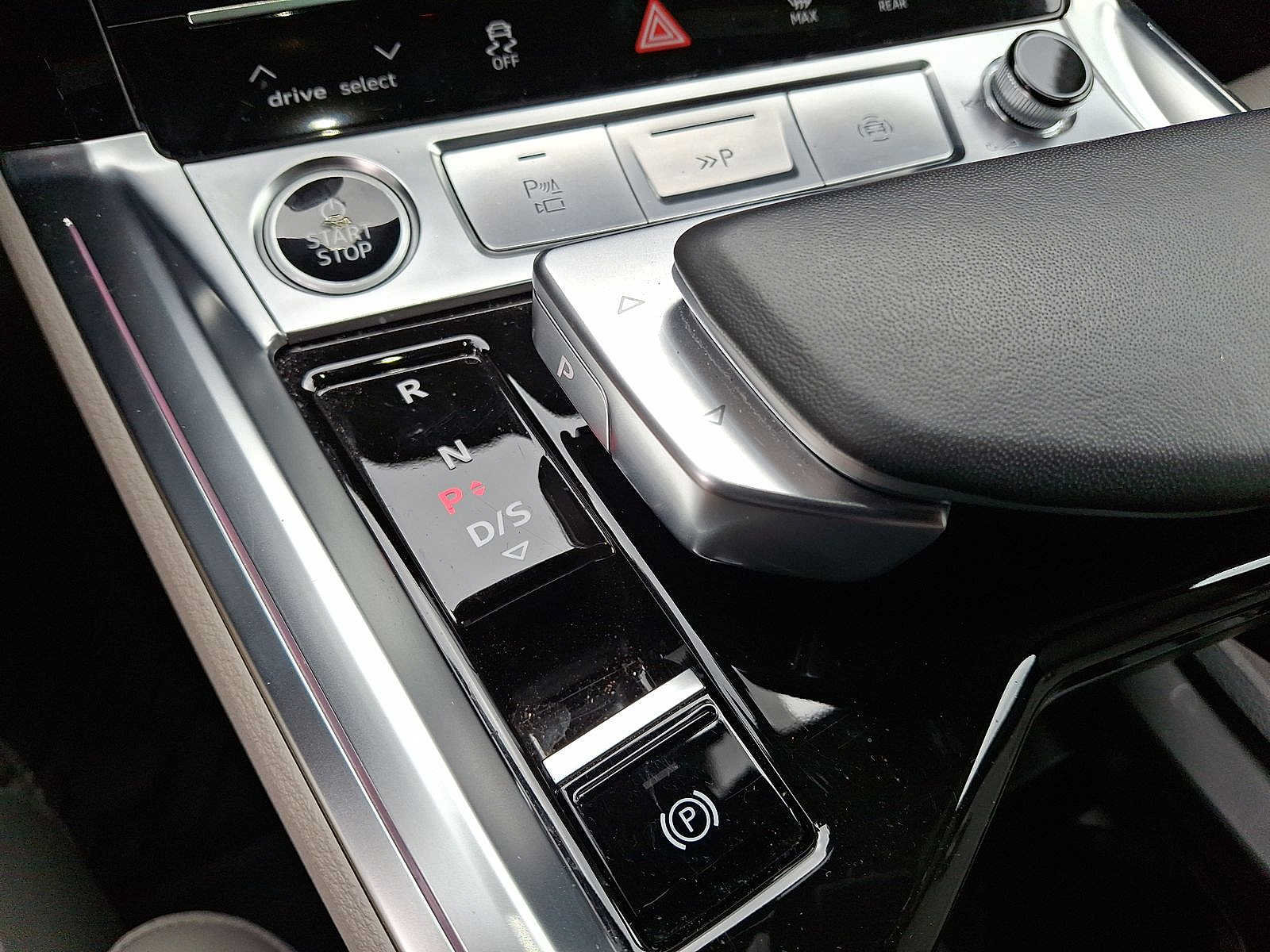 Used 2024 Audi Q8 e-tron Prestige AWD/4WD image 18