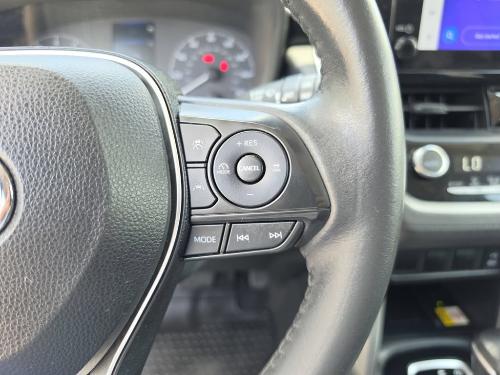 Used 2023 Toyota Corolla Cross LE FWD image 26