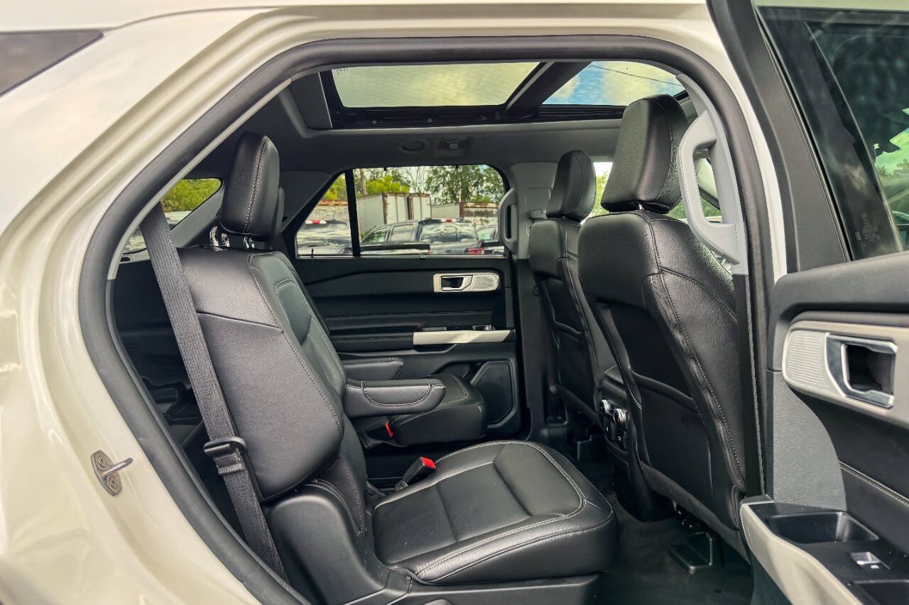 Used 2023 Ford Explorer Limited w/ Limited Technology Package AWD/4WD image 14