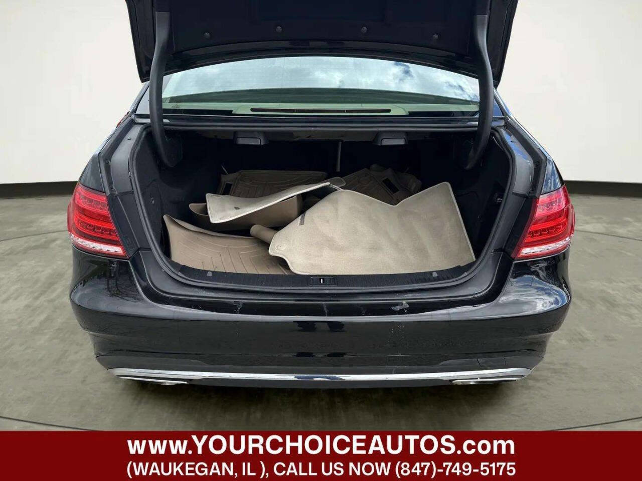 Used 2016 Mercedes-Benz E 350 4MATIC Sedan w/ Premium Package image 13