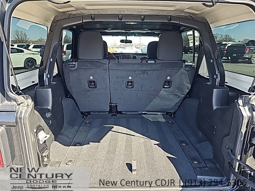 Used 2023 Jeep Wrangler Sport S image 19