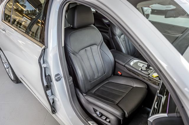 Used 2019 BMW 740i xDrive w/ Executive Package image 42