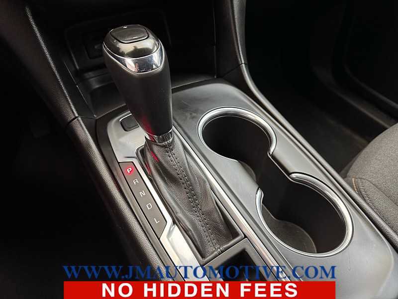 Used 2019 Chevrolet Equinox LT w/ Sun & Navigation Package image 32