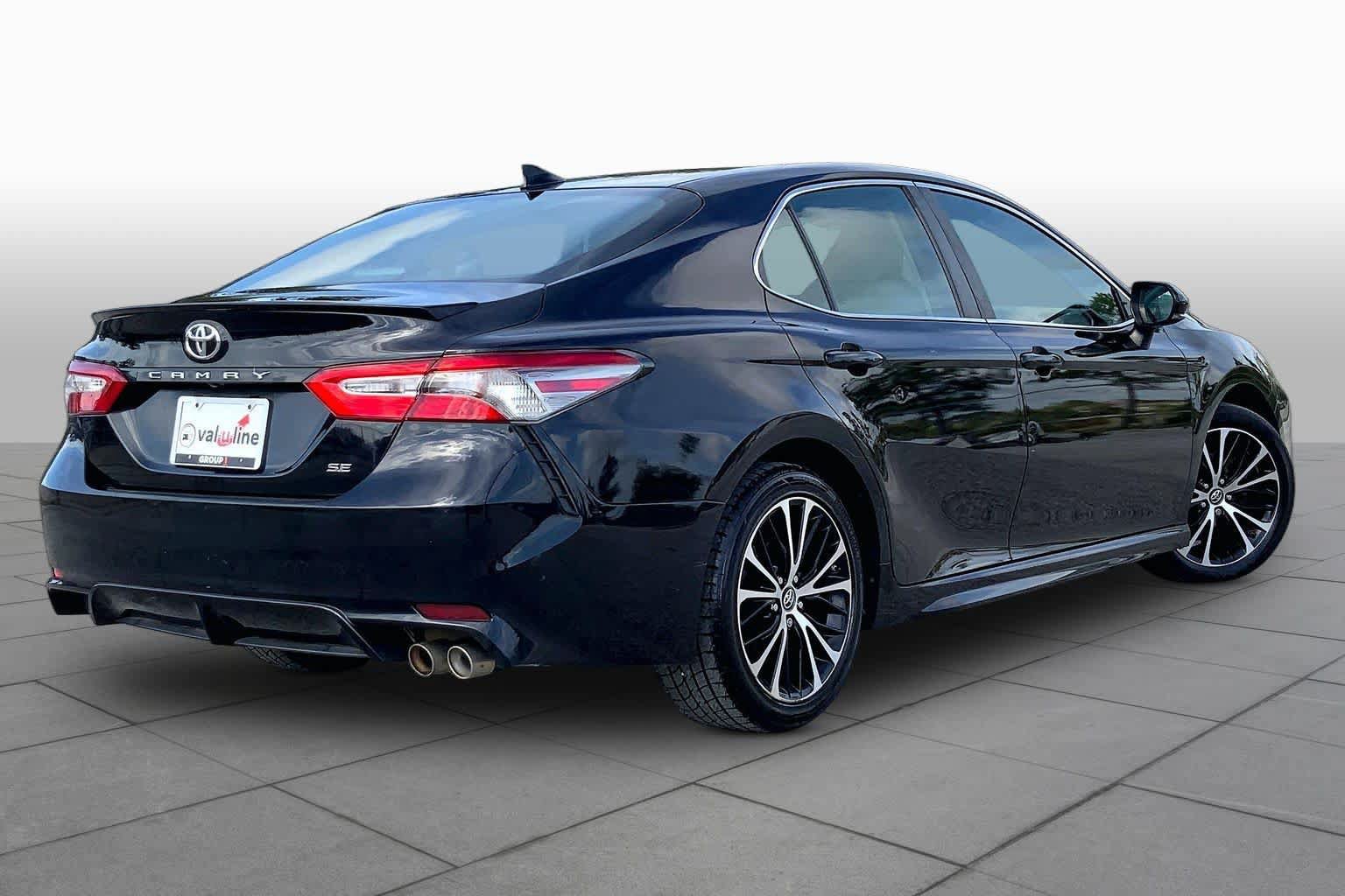 Used 2019 Toyota Camry SE w/ Convenience Package FWD image 13