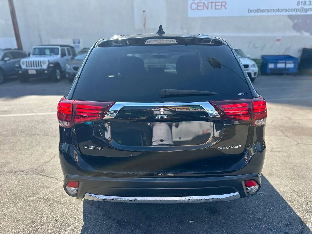 Used 2017 Mitsubishi Outlander ES image 14