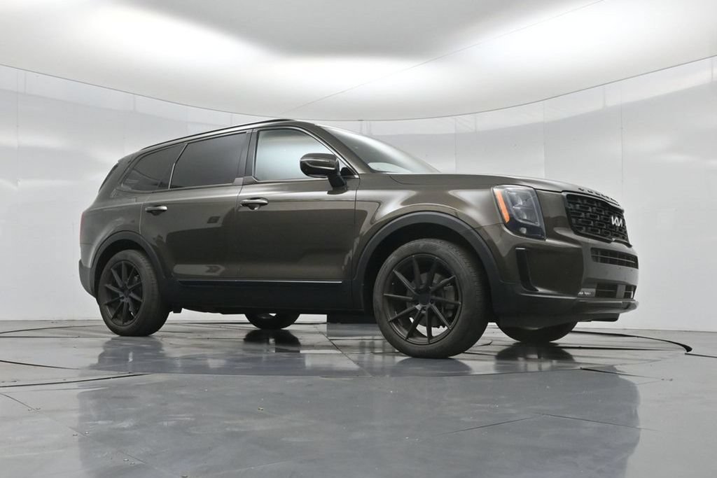 Used 2022 Kia Telluride SX w/ SX Prestige Package AWD/4WD image 2
