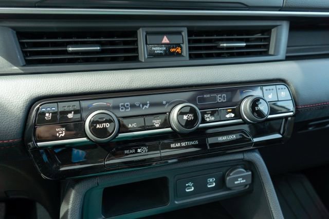 Used 2026 Honda Pilot Black Edition image 31