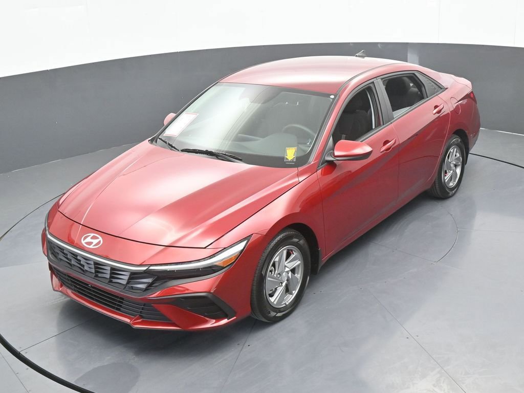 Used 2024 Hyundai Elantra SE FWD image 39