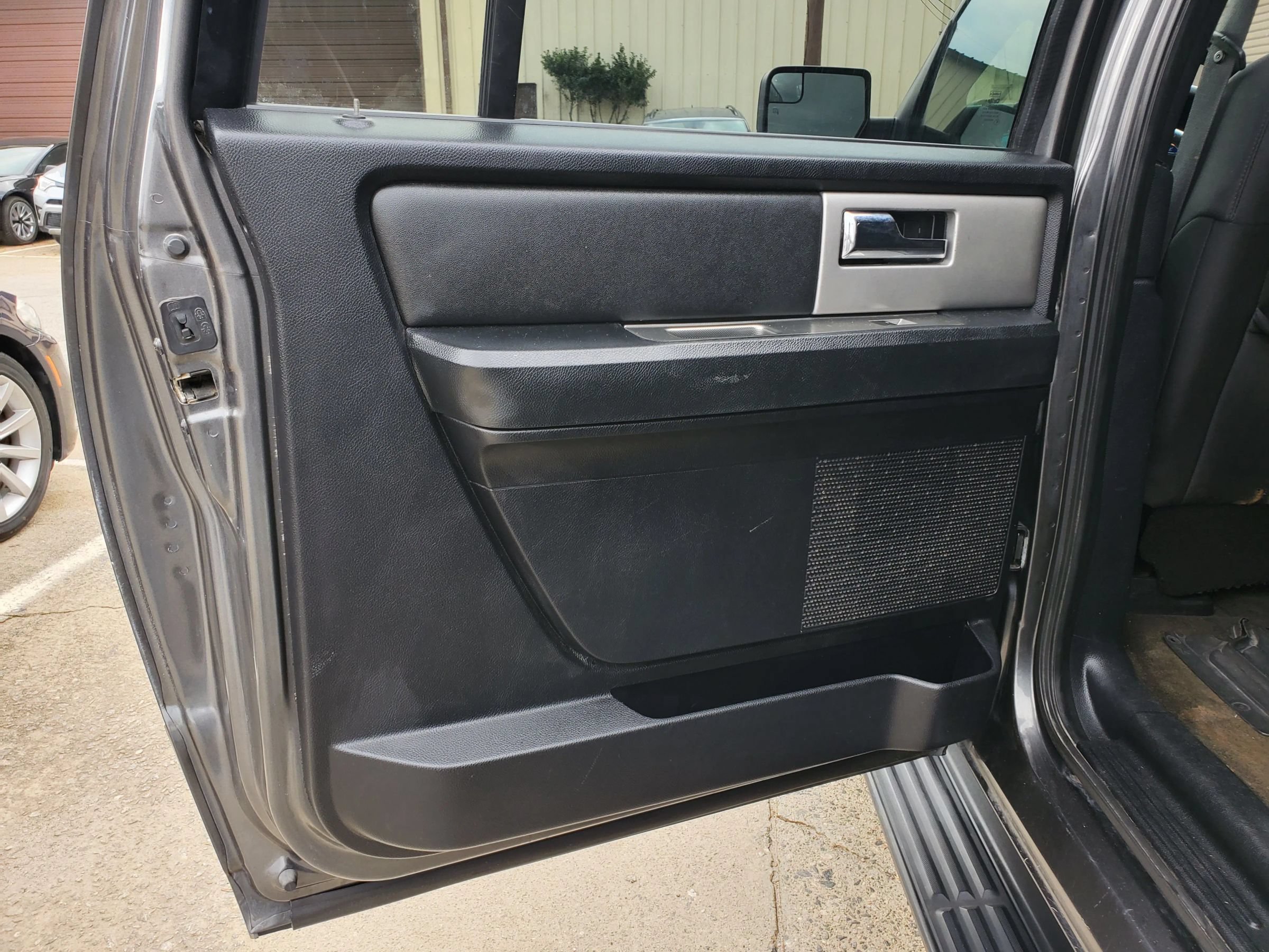 Used 2017 Ford Expedition EL XLT AWD/4WD image 21